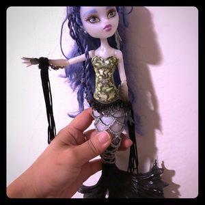 👧🏻 MONSTER HIGH DOLL: SIRENA VON BOO
